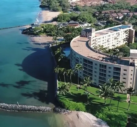 Great Location & Oceanview! Steps to the Beach, King Bed, Pool, AC