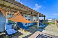 Steps to Sand: Surfside Beach Gem w/ Large Yard - Pet friendly