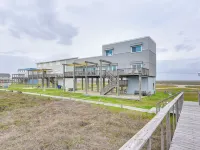 Wake up to Waves | Oceanfront Surfside Home Hotels in Freeport