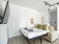 Comfort and serenity with A/C, Parking and Balcony - 2 Yıldız