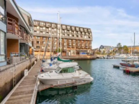 Beautiful renovated studio on Port de Deauville