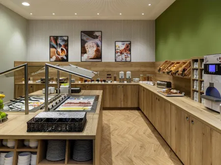 Ibis Styles Aschaffenburg Отели рядом с достопримечательностью «F.a.n. Frankenstolz Arena»