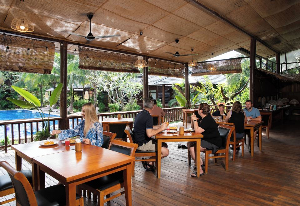 푸꾸옥 밤부사 리조트의 잘 관리된 정원