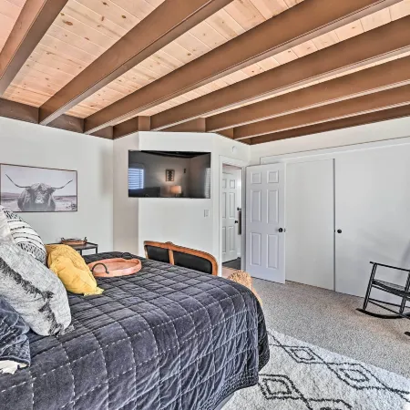 Inviting Julian Home w/ Scenic View & Hot Tub