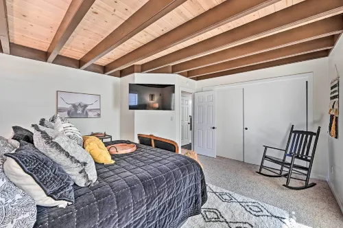 Inviting Julian Home w/ Scenic View & Hot Tub - parking