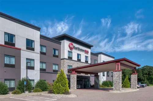 Best Western Plus Saint Peter - parking