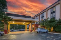 芝加哥朗伯德貝斯特韋斯特SureStay Plus酒店 - 停車場
