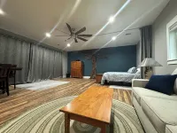 Modern Lakeview Studio / Peaceful Executive Retreat near Charleston, SC