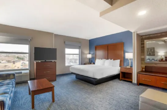 Comfort Suites Near Birkdale Village- Huntersville Hotels in Mecklenburg County