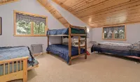 Unwind on the Whitefish Chain of lakes! Beautiful Big Trout Lake Home!