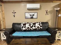 Cozy one bedroom cabin with lake view