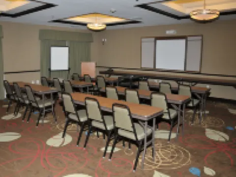 Holiday Inn Express & Suites CLINTON by IHG Hoteles en Condado de Custer