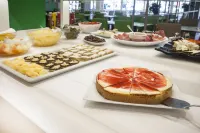 Villa Mandi Golf Resort - Breakfast