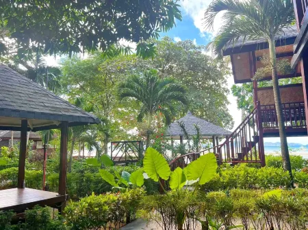 โรงแรมดับเบิ้ลเจมบีชแอนด์รีสอร์ท