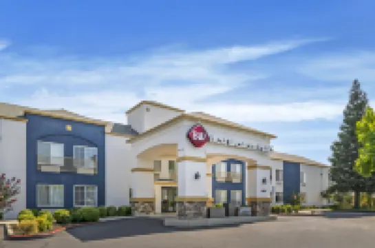 Best Western Plus Twin View Inn  Suites