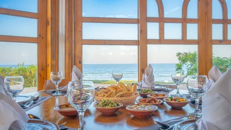 Three Corners Equinox Beach Resort Отели в г. Qesm Marsa Alam