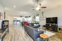 Stunning Clovis Home ~ 1 Mile to Old Town!