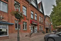 Hotel Lüttje Burg Hotels in Plon