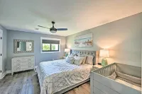 Naples Home w/ Patio < 1 Mi to Beaches! - Wifi