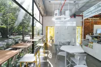 Indie Universe Creative Hotel - breakfast