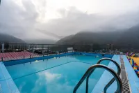 Gostops Plus Rishikesh Tapovan - ที่มีสระว่ายน้ำ