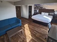 Clarion Pointe Bettendorf - Quad Cities Hotels in Bettendorf