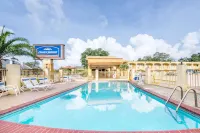 Howard Johnson by Wyndham Historic Lake Charles Hotels in Westlake