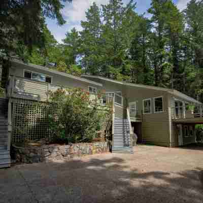 Rockwater Secret Cove Resort Hotel Exterior