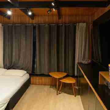 Suite on the Water + Sailing Rooms