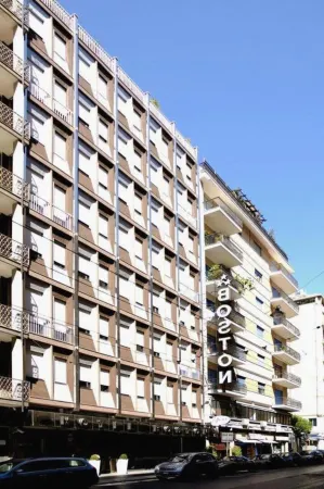 Hotel Boston Отели рядом с достопримечательностью «Университет Бари»