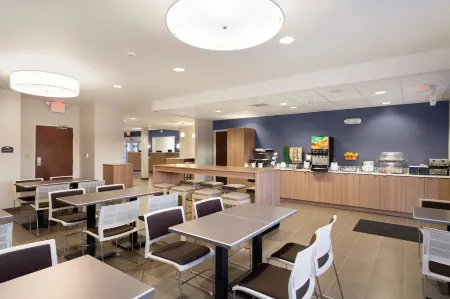 Microtel Inn & Suites by Wyndham Georgetown Delaware Beaches Отели рядом с достопримечательностью «Джорджтаун Серкл»