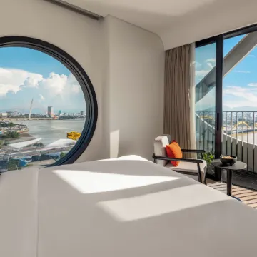 Caro Premium Danang Hotel Отели рядом с достопримечательностью «Хан- Ривер»