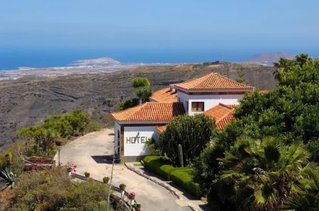 Bandama Golf Hotel by Airnest Отели рядом с достопримечательностью «Caldera de Los Marteles»