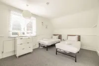 Host & Stay - Meadow Way