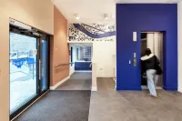 Student Only Hollis Wharf