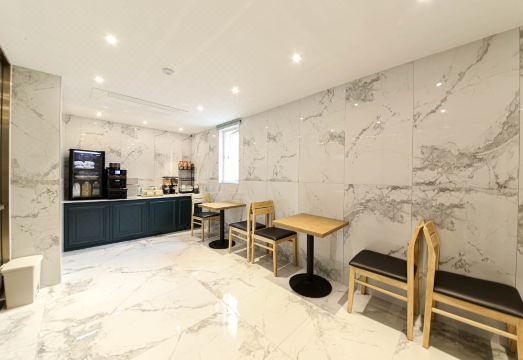 호텔 내부 전경