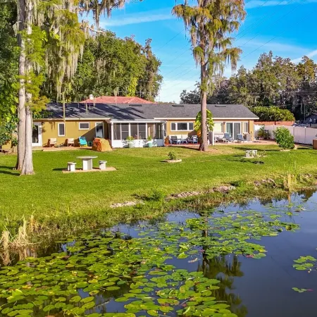 Luxurious Fishing Lake Paradise Close to Busch Garden/Moffitt Cancer Center/USF