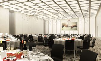 Renaissance Warsaw Airport Hotel
