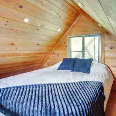 Cozy Couples Retreat w/ Porch on Bayou Teche! Rooms