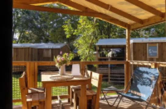 Camping le Florenville Hotels in 