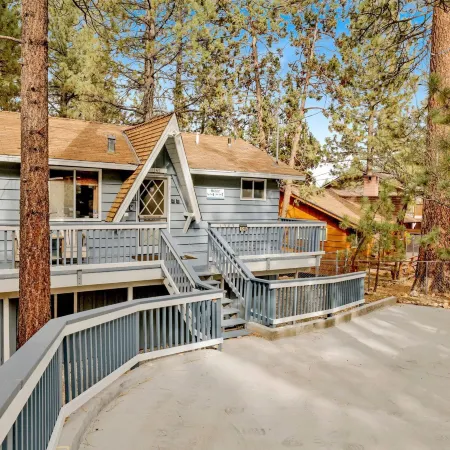 Sweet Cabin Home Gateway #2576