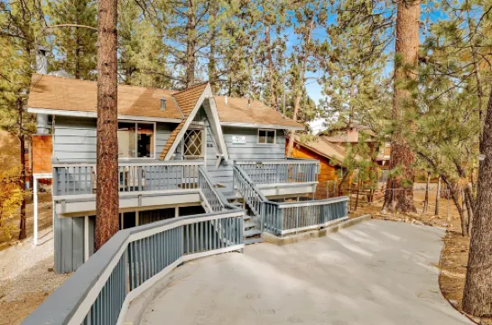 Sweet Cabin Home Gateway #2576