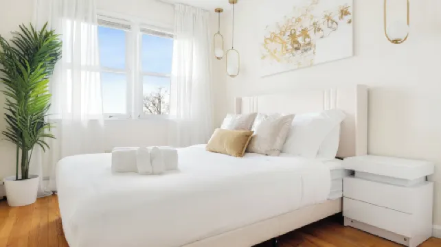 Luxury NYC Home with Free Parking for 12