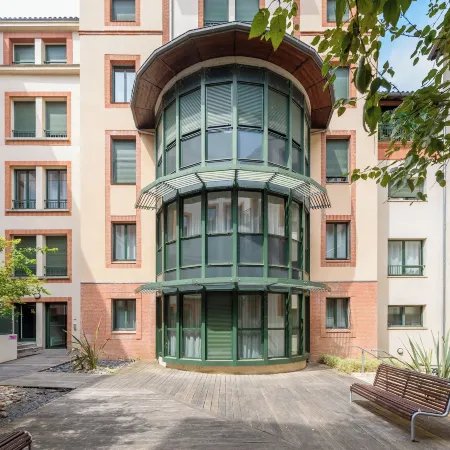 Residhotel Toulouse Centre Отели рядом с достопримечательностью «Новый мост»