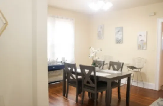 Modern Cozy Getaway 6 Miles from Downtown, Cincinnati
