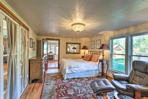 Victorian Gem! Steps to Dine, Shop & Hike - spa