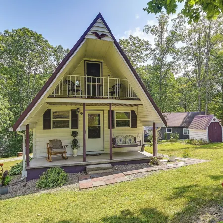 Dog-Friendly Home Rental ~ 5 Mi to Cave Run Lake!