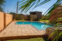 Ranks Guesthouse - Pools