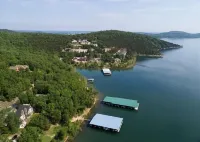 Happy Hideaway 4 Bedroom Home by Redawning