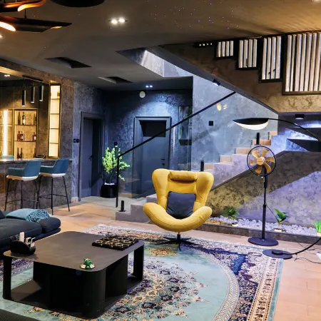Mo's Place by Zuno Homes